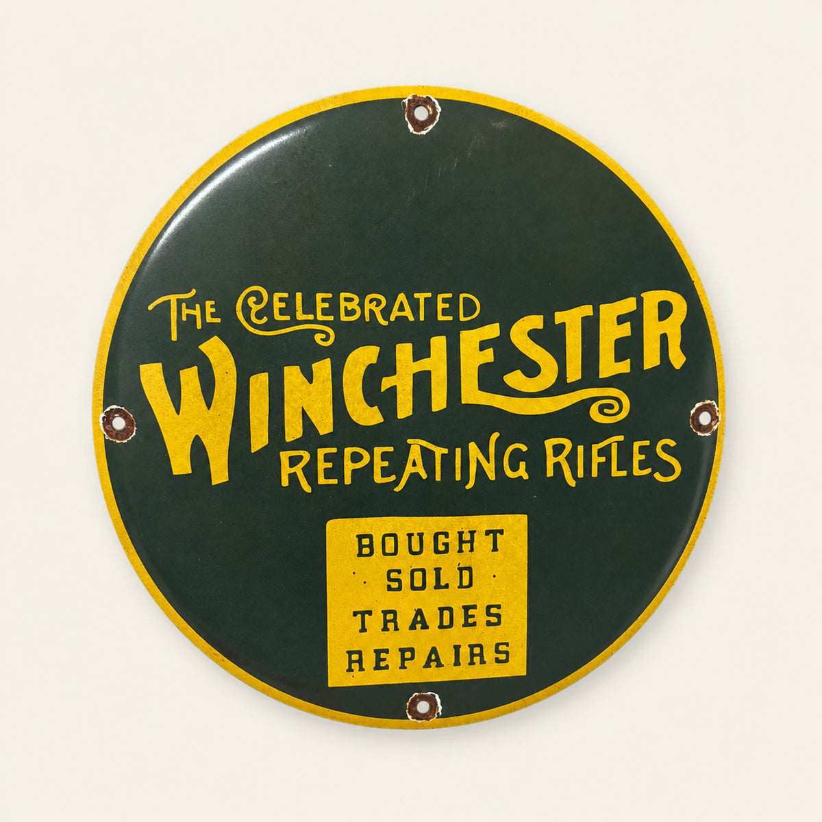 Targa smaltata rotonda Winchester Repeating Rifles, vista frontale