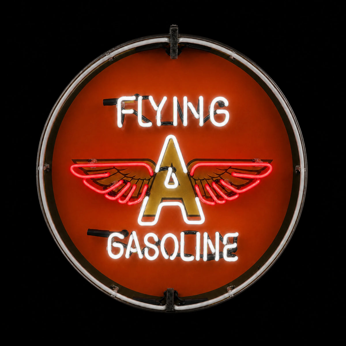Plaque néon émaillée ronde Flying A Gasoline de 60 cm, éclairage allumé en rouge et blanc, vue de face